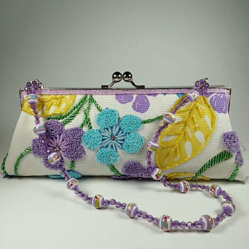 NWOT Floral Beaded Clutch Purse